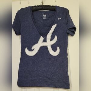 Womens Size S Nike Atlanta Braves V-Neck T-Shirt